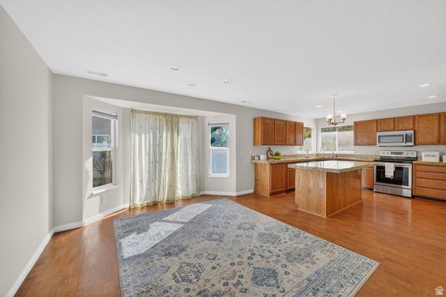 371 N STAMFORD DR, North Salt Lake, UT 84054