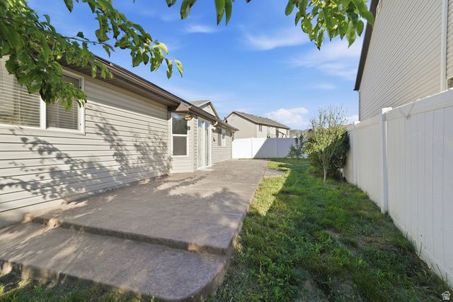 371 N STAMFORD DR, North Salt Lake, UT 84054