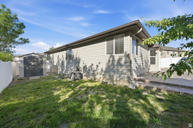 371 N STAMFORD DR, North Salt Lake, UT 84054
