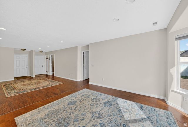 371 N STAMFORD DR, North Salt Lake, UT 84054