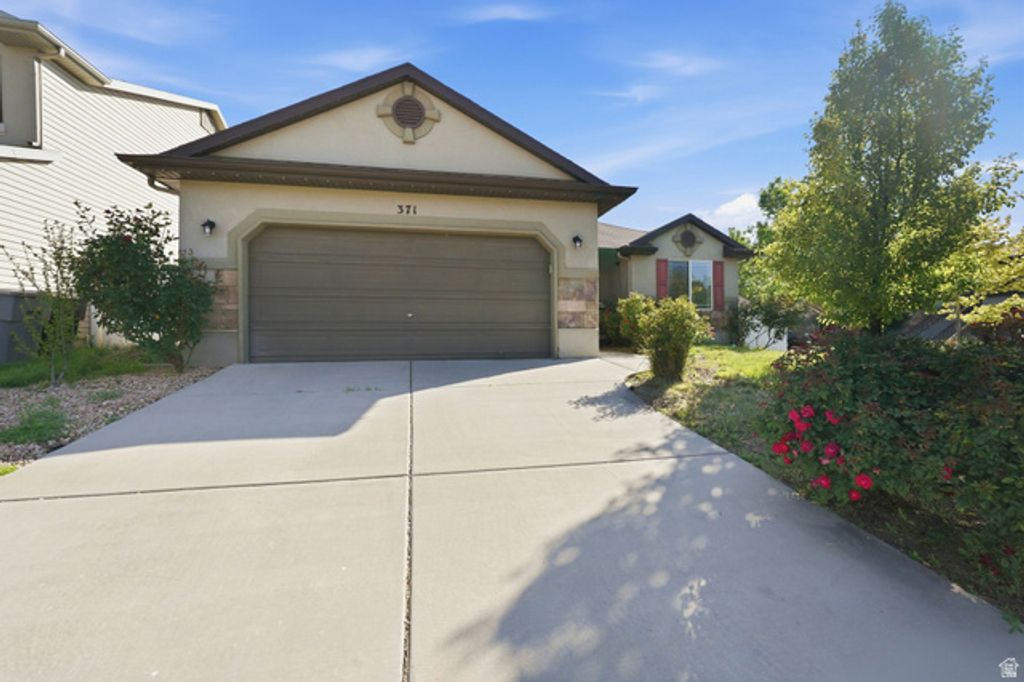 371 N STAMFORD DR, North Salt Lake, UT 84054