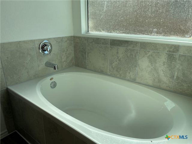 214 Escondidio, San Marcos, TX 78666