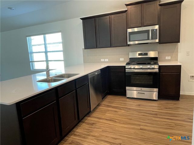 214 Escondidio, San Marcos, TX 78666
