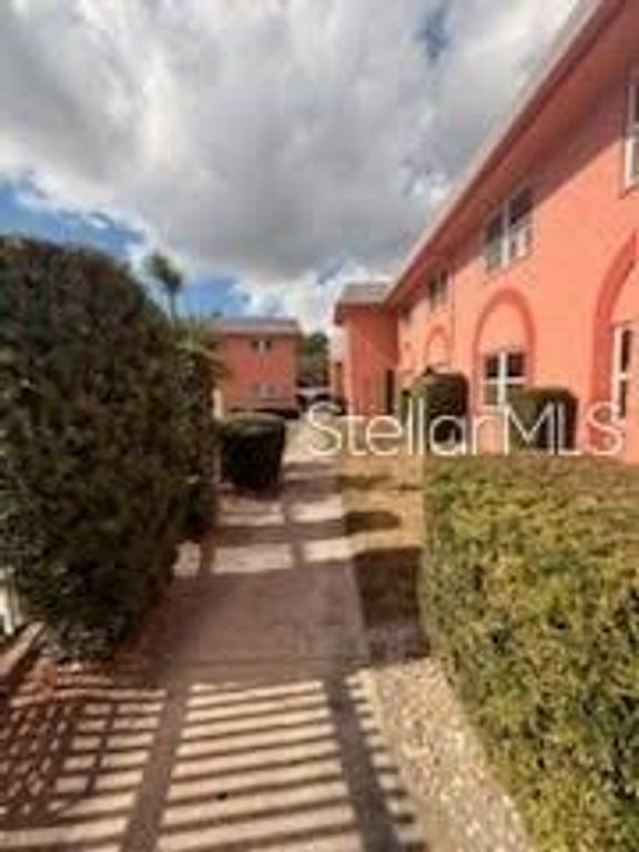 620 62ND AVENUE N 1110, St Petersburg, FL 33702