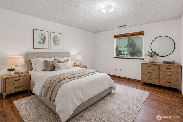 2322 Bryce Canyon Court, Puyallup, WA 98374