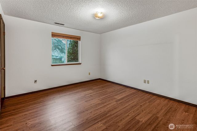 2322 Bryce Canyon Court, Puyallup, WA 98374