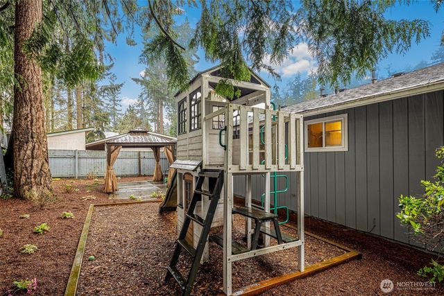 2322 Bryce Canyon Court, Puyallup, WA 98374