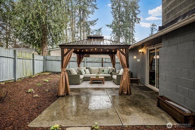 2322 Bryce Canyon Court, Puyallup, WA 98374