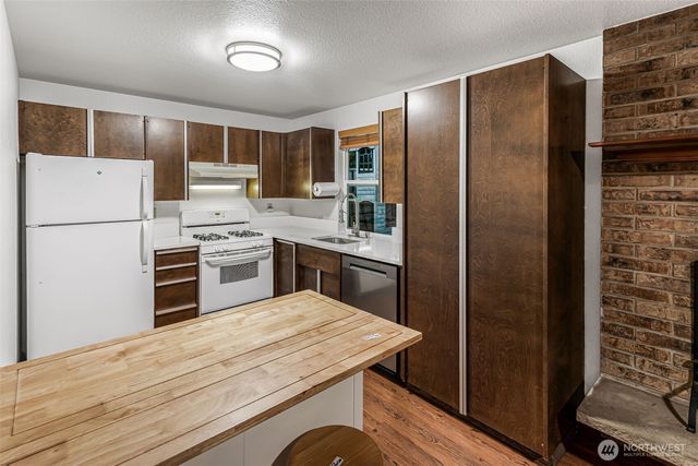 2322 Bryce Canyon Court, Puyallup, WA 98374