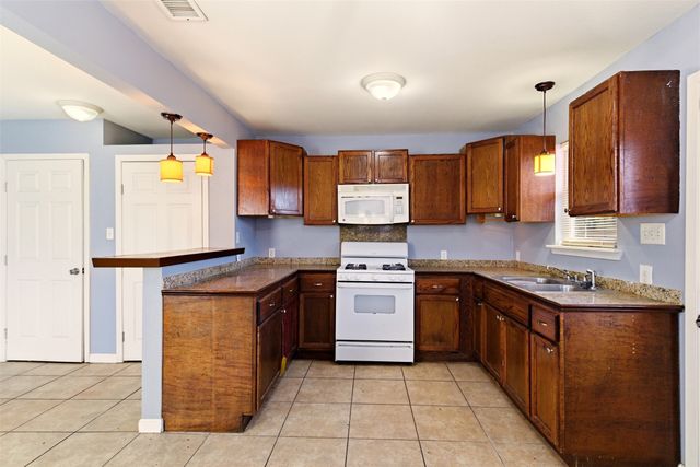 1809 Maple Street, Grand Prairie, TX 75050