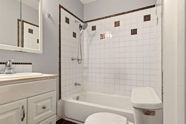 1809 Maple Street, Grand Prairie, TX 75050