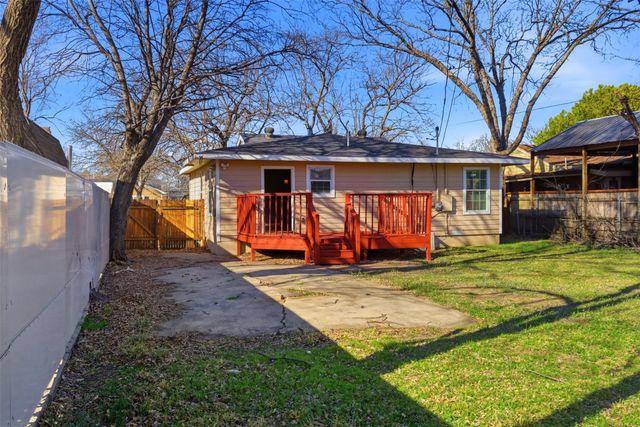 1809 Maple Street, Grand Prairie, TX 75050