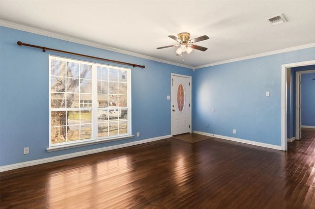 1809 Maple Street, Grand Prairie, TX 75050