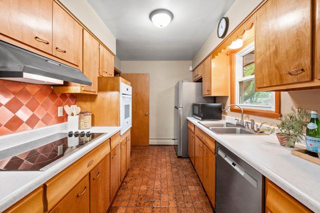 2245 Mapleview Avenue, Maplewood, MN 55109