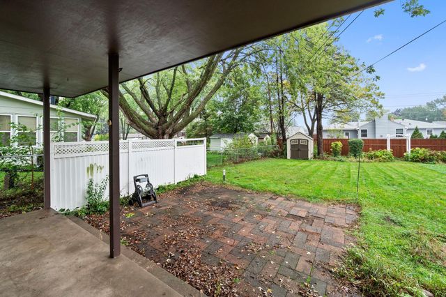 2245 Mapleview Avenue, Maplewood, MN 55109