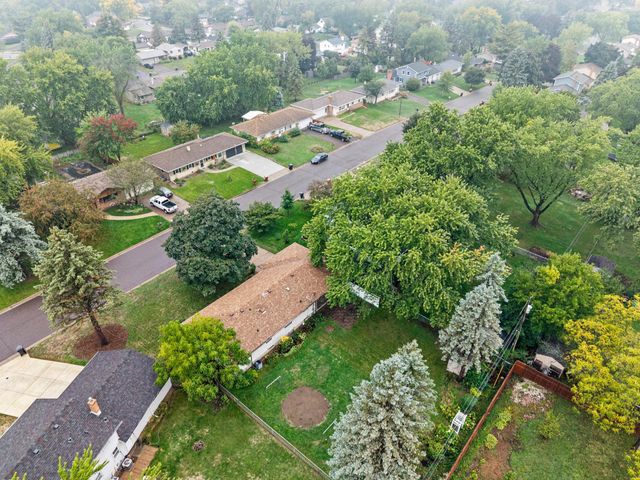 2245 Mapleview Avenue, Maplewood, MN 55109