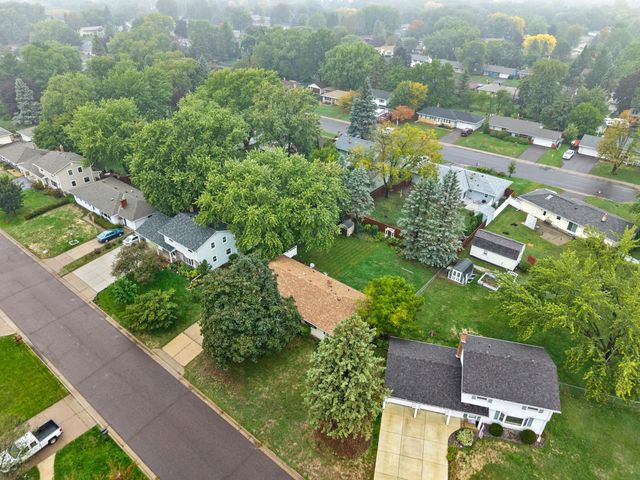 2245 Mapleview Avenue, Maplewood, MN 55109