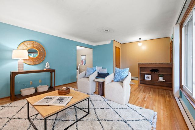 2245 Mapleview Avenue, Maplewood, MN 55109