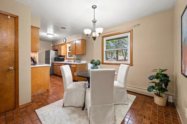 2245 Mapleview Avenue, Maplewood, MN 55109