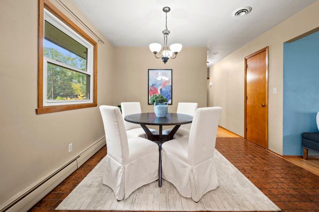 2245 Mapleview Avenue, Maplewood, MN 55109