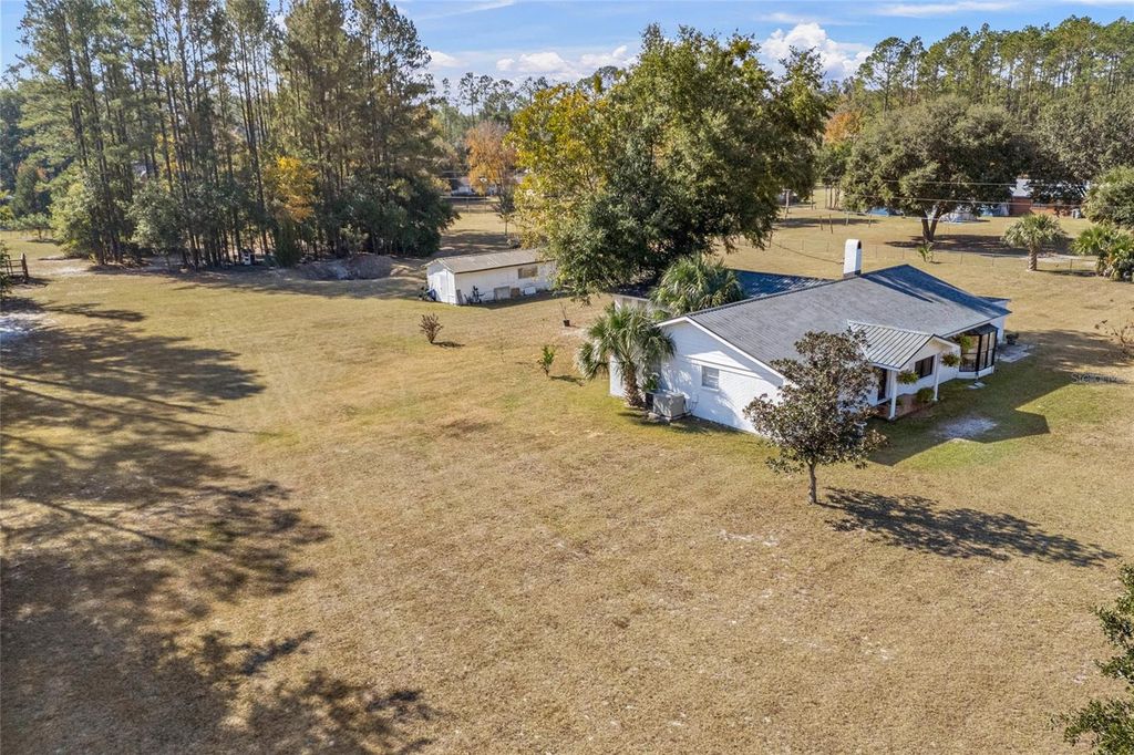 Image 36 of property listing at 172 SW BRADSHAW GLEN, Lake City, FL 32024