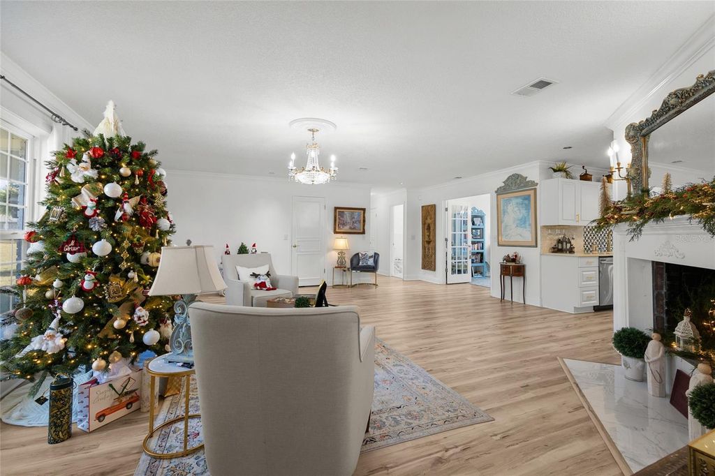 Image 5 of property listing at 172 SW BRADSHAW GLEN, Lake City, FL 32024