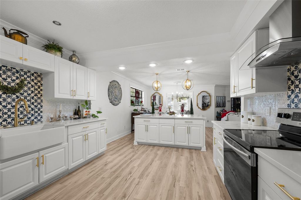 Image 9 of property listing at 172 SW BRADSHAW GLEN, Lake City, FL 32024