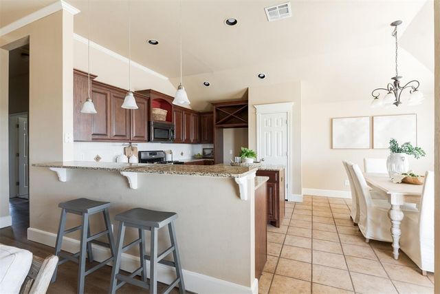 16428 Village Common Drive, Edmond, OK 73013