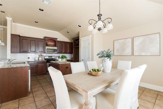 16428 Village Common Drive, Edmond, OK 73013