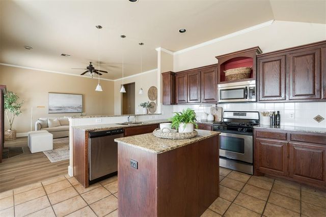 16428 Village Common Drive, Edmond, OK 73013