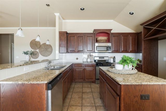 16428 Village Common Drive, Edmond, OK 73013