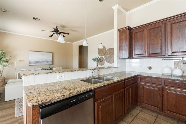 16428 Village Common Drive, Edmond, OK 73013