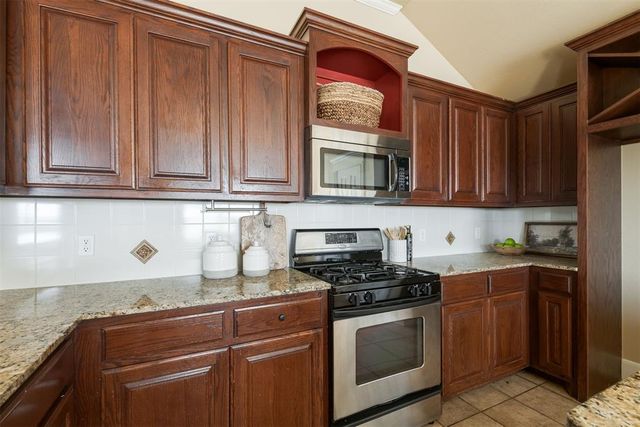 16428 Village Common Drive, Edmond, OK 73013