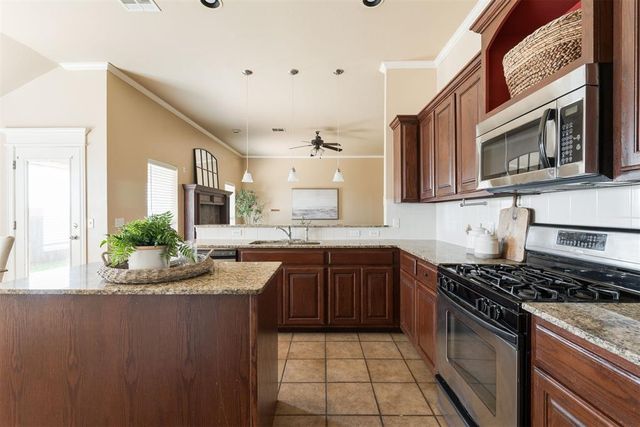 16428 Village Common Drive, Edmond, OK 73013