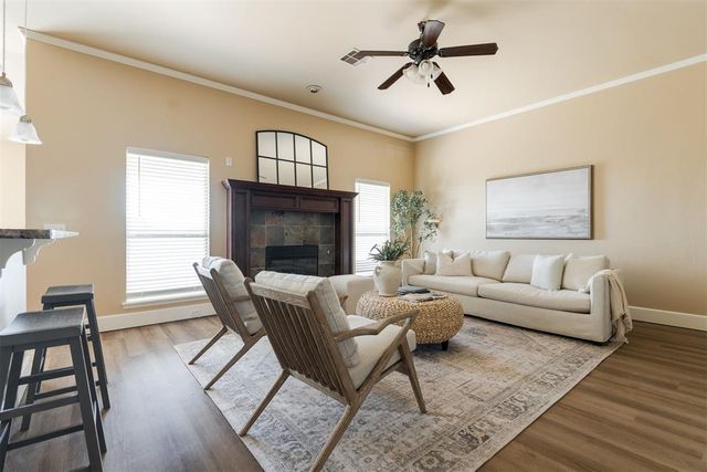 16428 Village Common Drive, Edmond, OK 73013