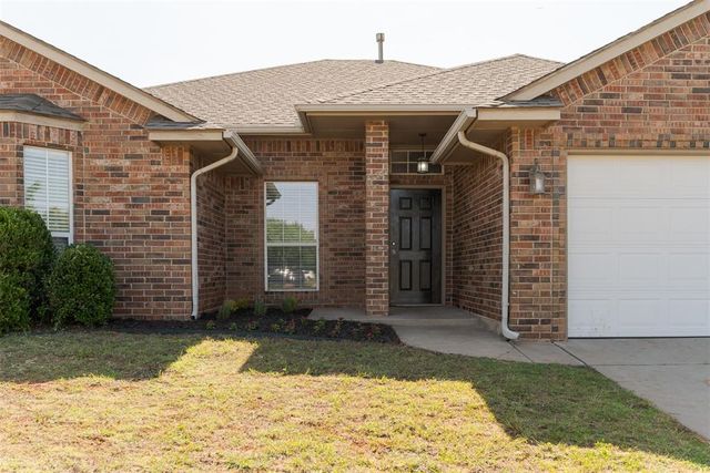 16428 Village Common Drive, Edmond, OK 73013