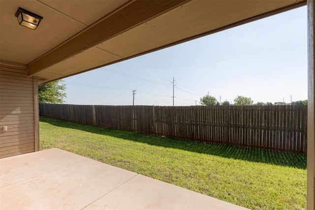 16428 Village Common Drive, Edmond, OK 73013