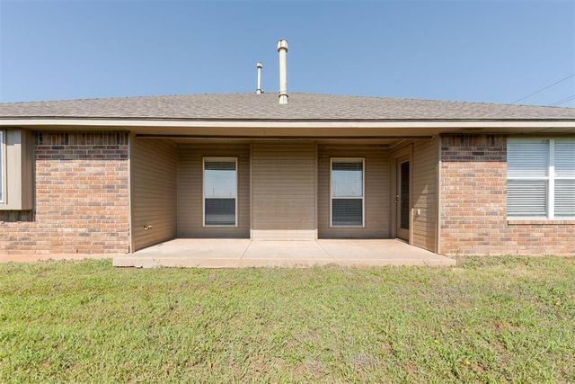 16428 Village Common Drive, Edmond, OK 73013