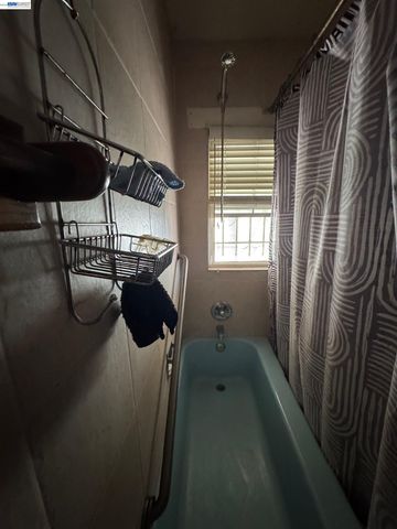 1815 68th Ave, Oakland, CA 94621