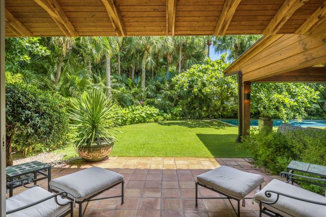 6 La Costa Way, Palm Beach, FL 33480