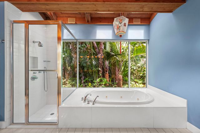6 La Costa Way, Palm Beach, FL 33480