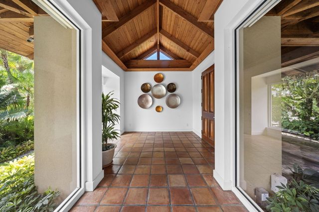 6 La Costa Way, Palm Beach, FL 33480