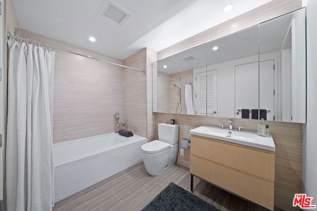 877 Francisco Street 2212, Los Angeles, CA 90017