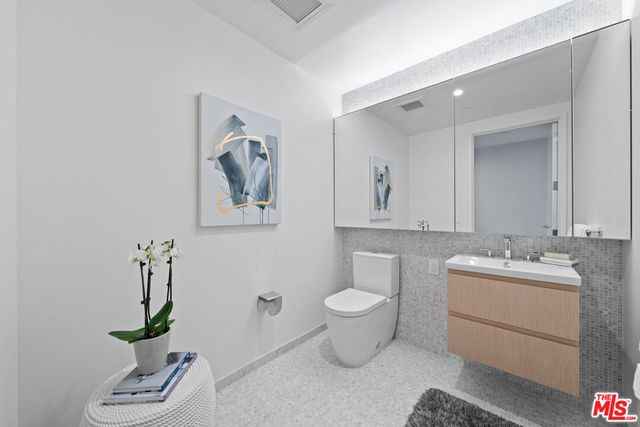 877 Francisco Street 2212, Los Angeles, CA 90017