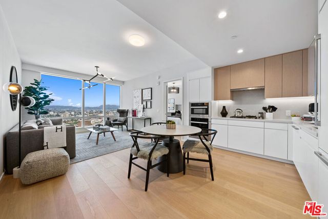 877 Francisco Street 2212, Los Angeles, CA 90017