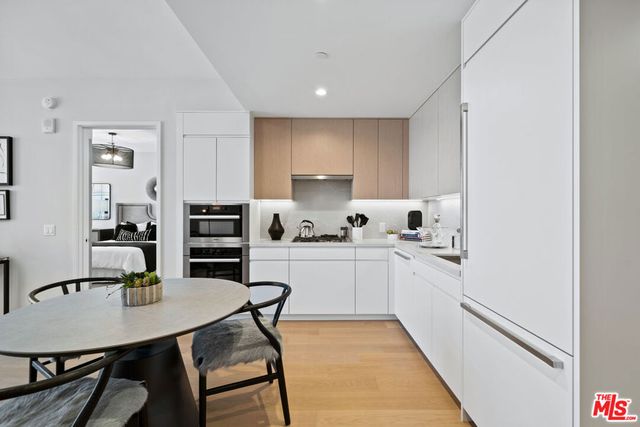 877 Francisco Street 2212, Los Angeles, CA 90017