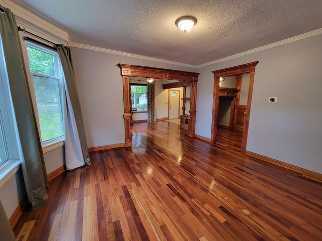 966 Allen Avenue, West Saint Paul, MN 55118
