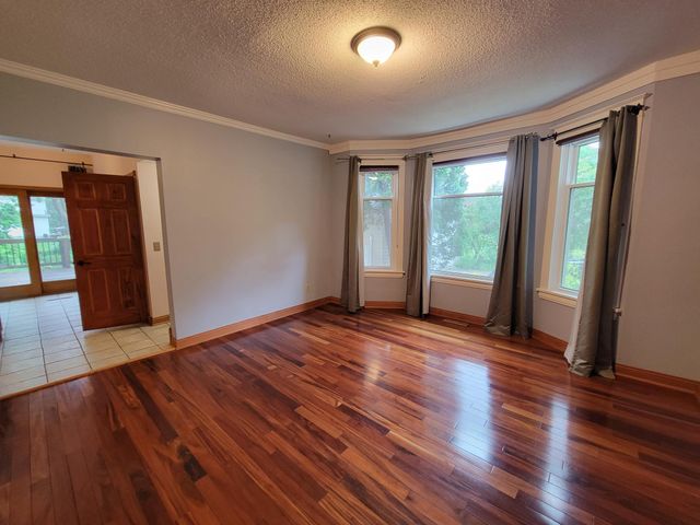 966 Allen Avenue, West Saint Paul, MN 55118