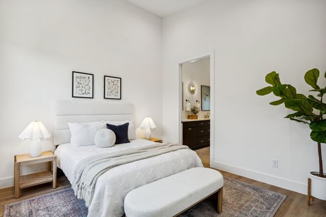 2147 Mail Avenue 101, Dallas, TX 75235