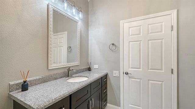 6911 RIVERSEDGE STREET CIRCLE, Bradenton, FL 34202